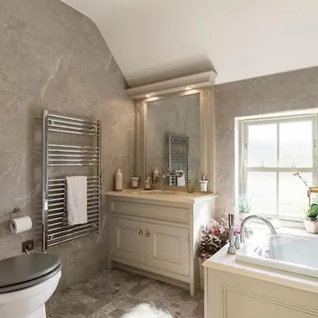 Fivestar Luxurious - Quay Westport