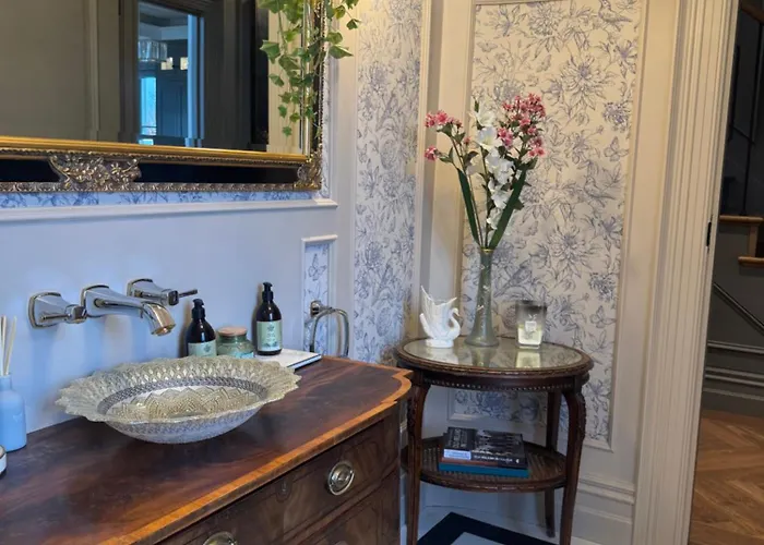 Fivestar Luxurious - Quay Westport