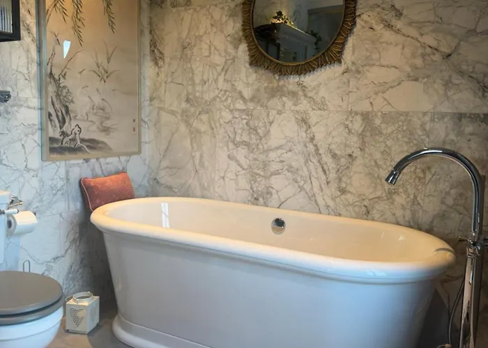 Fivestar Luxurious - Quay Westport